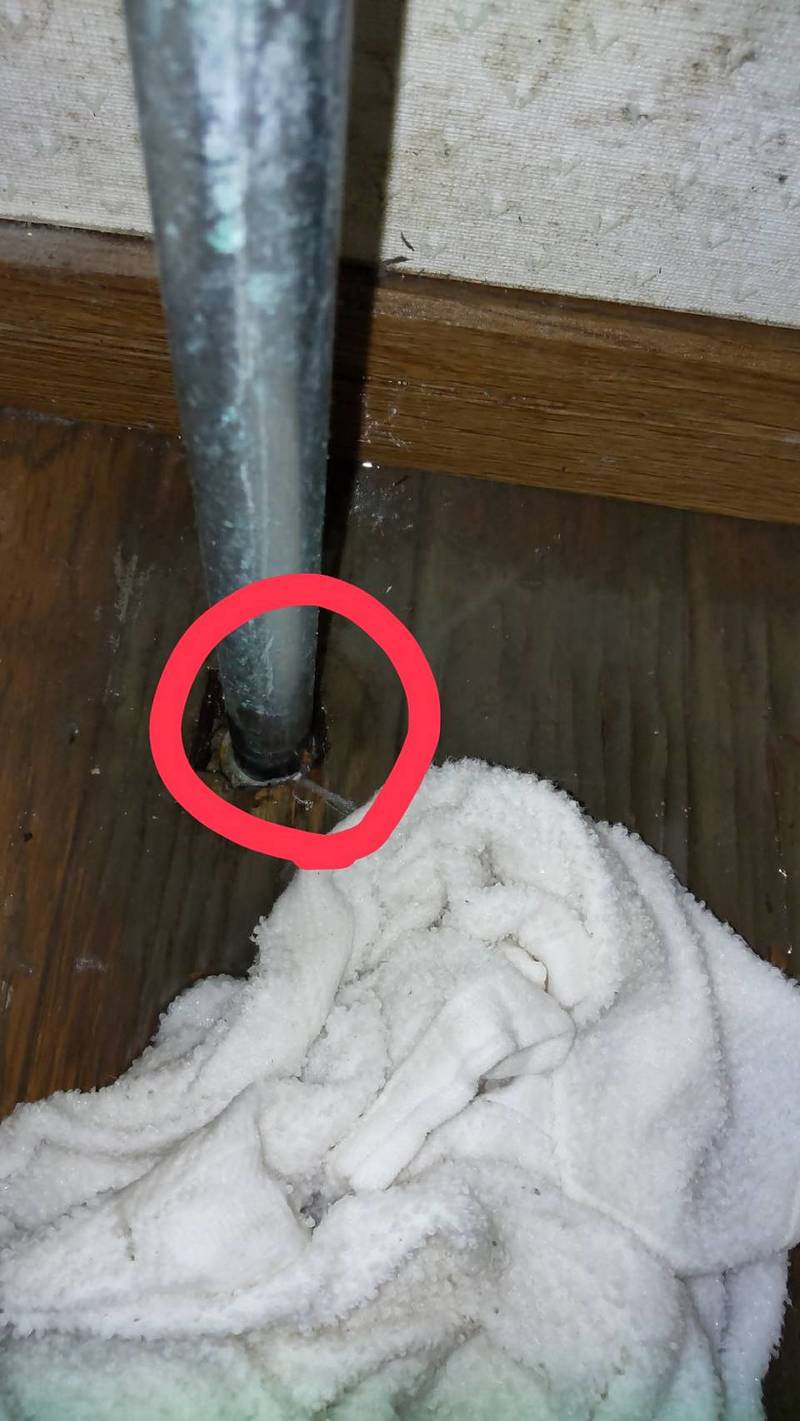 ここから水漏れ