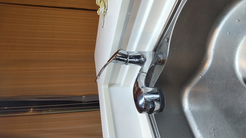 取り換え前の、蛇口はこんな感じでした！