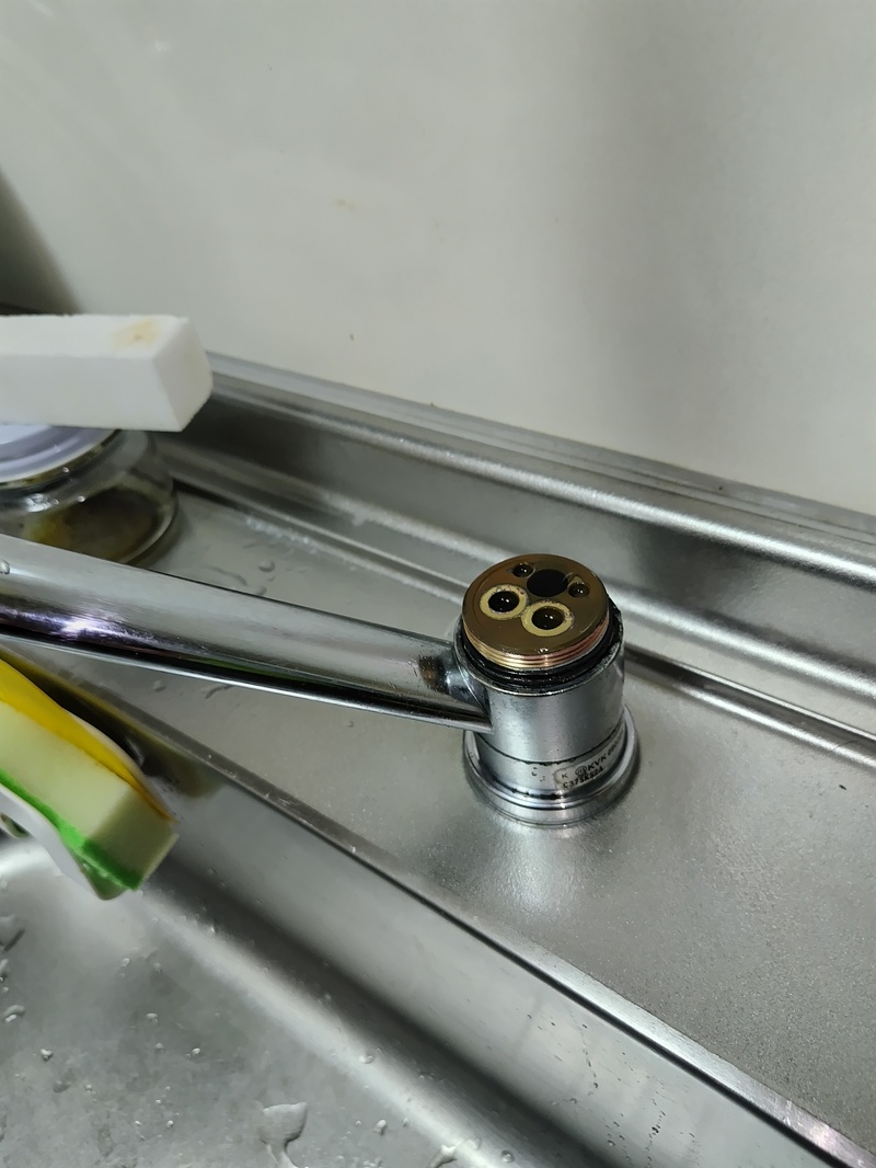 古くなった閉バルブとXパッキンの交換