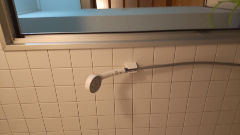 シャワーフックもバッチリ取り付けさせて頂きました